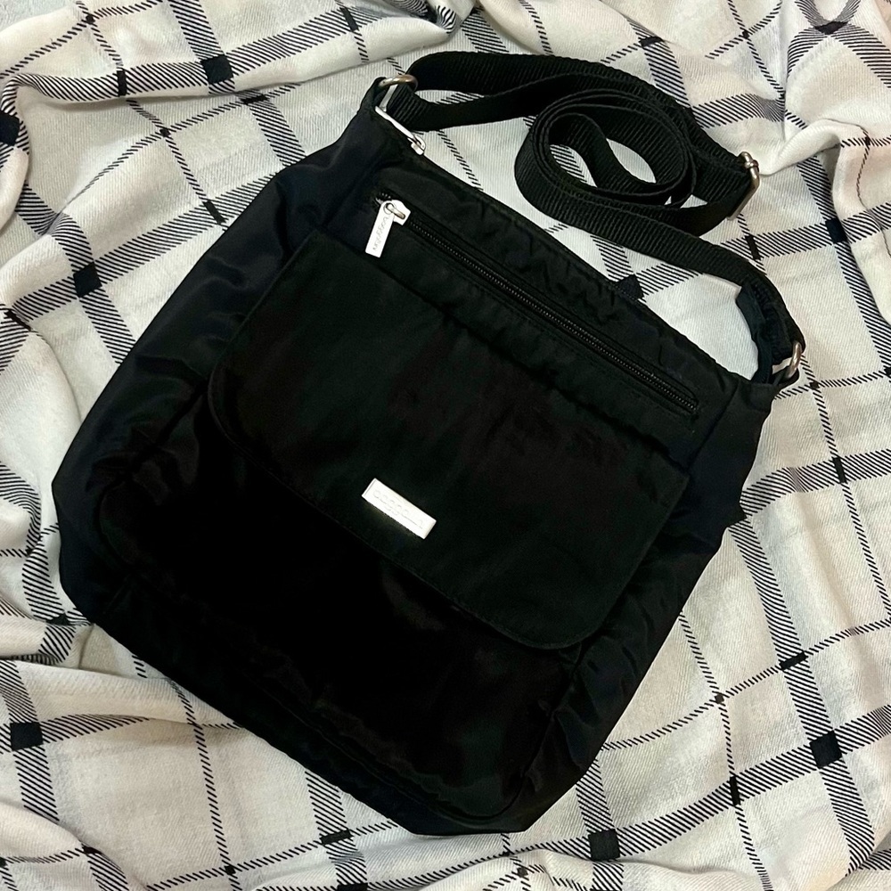 Baggallini Black Crossbody Bag - Picture 2 of 10